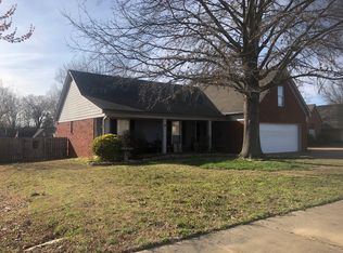 4027 Meadow Field Ln, Memphis, TN 38135