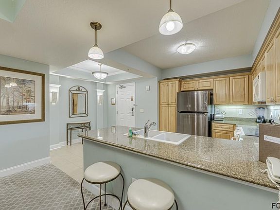4th image of 200 Ocean Crest Dr APT 808