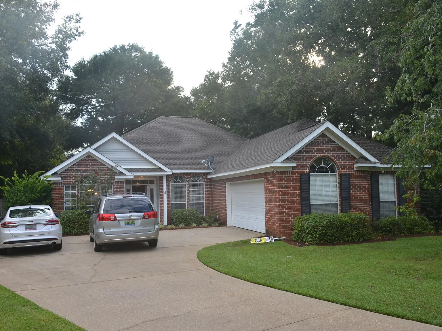 9602 Nottingham Ct — Photo 1