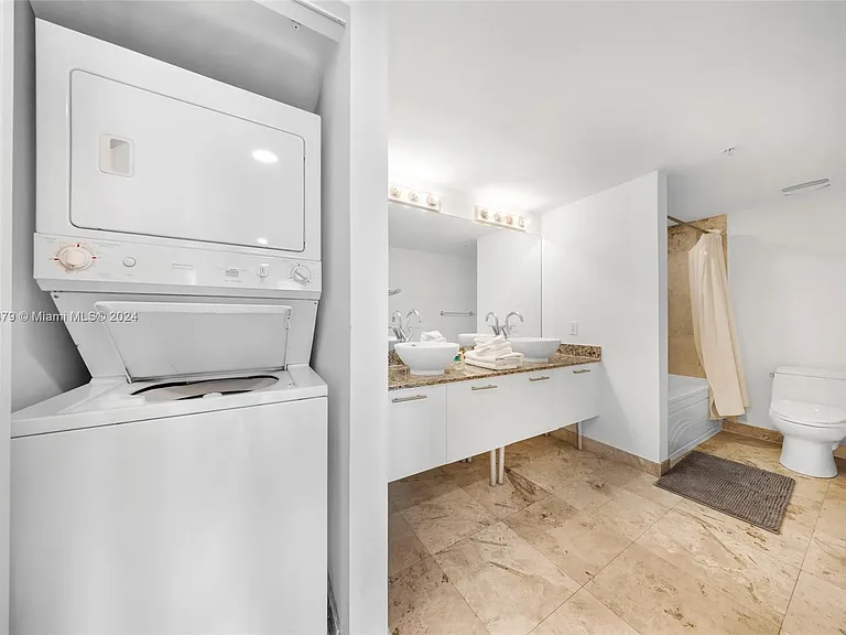 41 SE 5th St #1507 — Photo 6