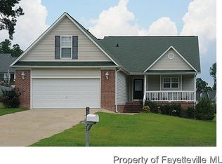 27 Commonwealth Ct, Cameron, NC 28326