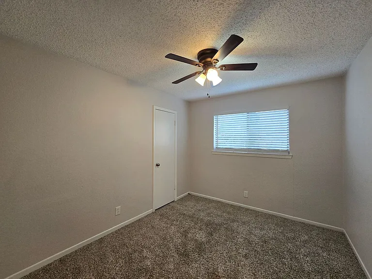 3005 Tallwood Dr — Photo 14
