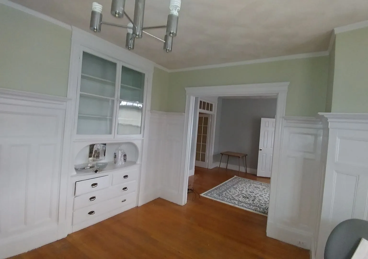Great 4 Bed 2.5 Beath in Brookline — Photo 3