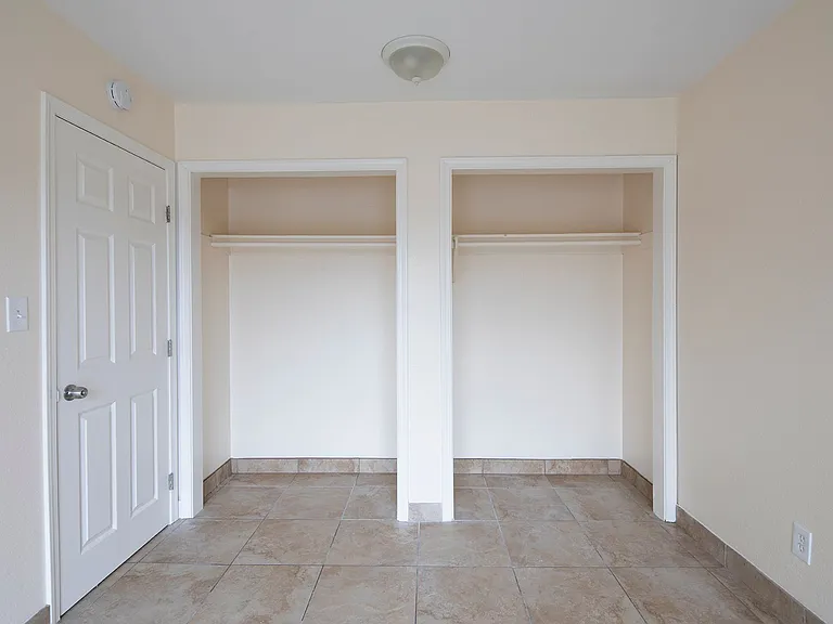 Lanai Village Apartments — Photo 6