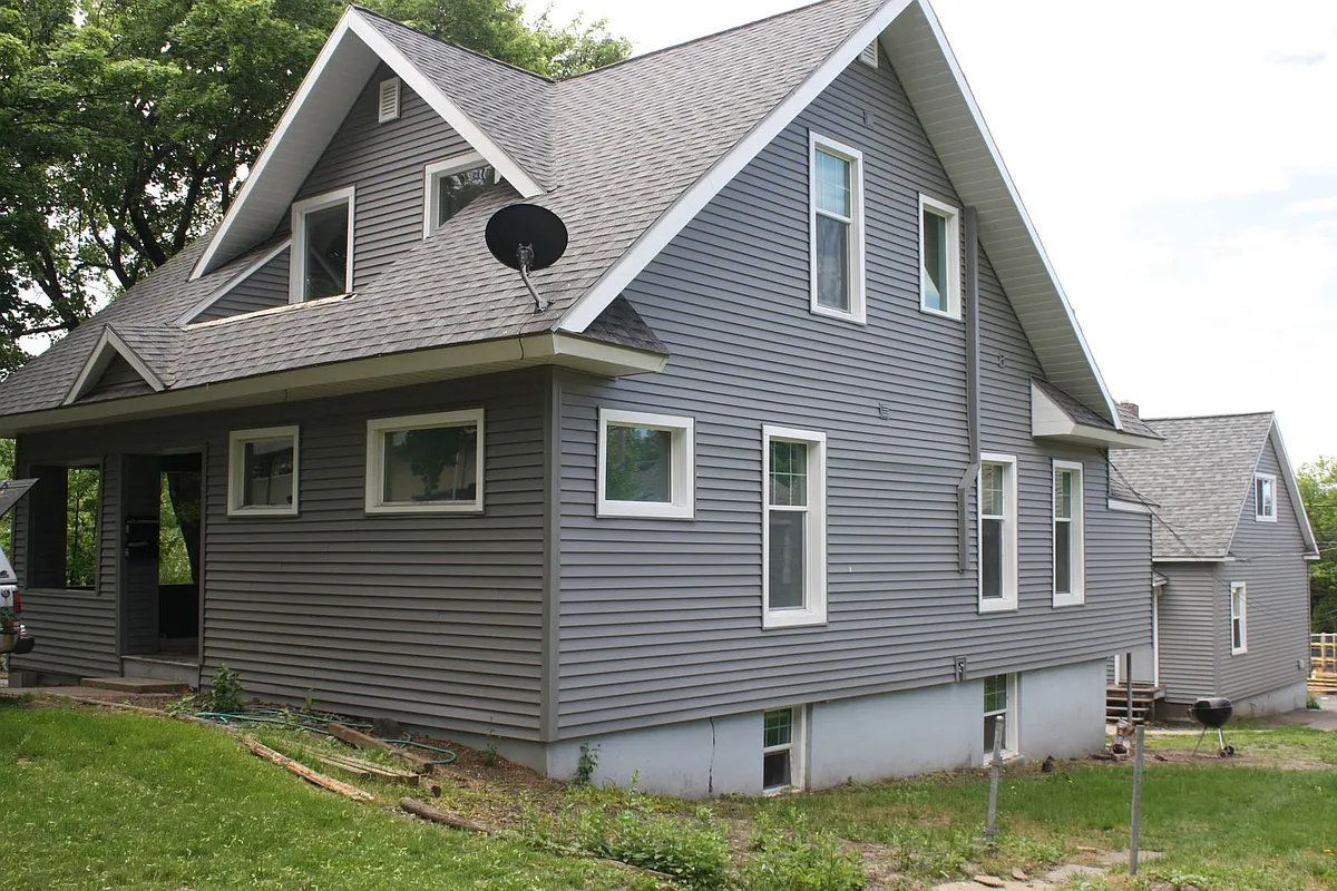 Building Photo - 455 NE Campus St