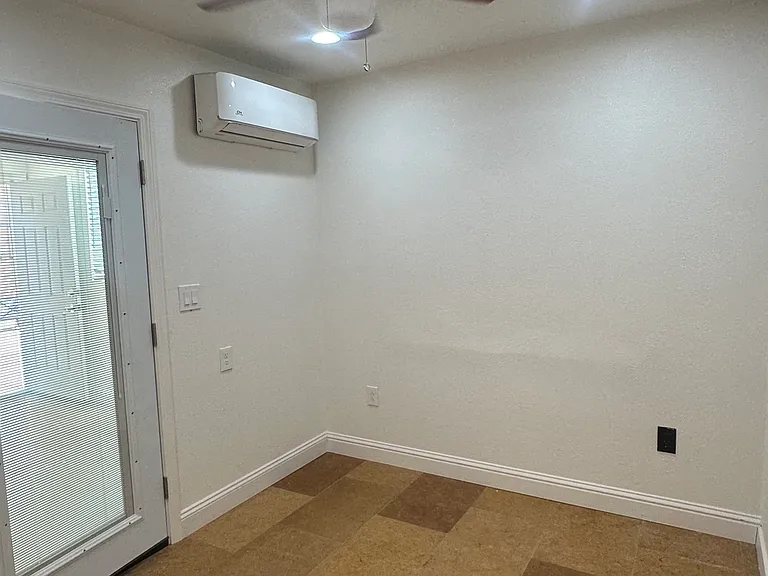 422 E Morris Ave #1 — Photo 2