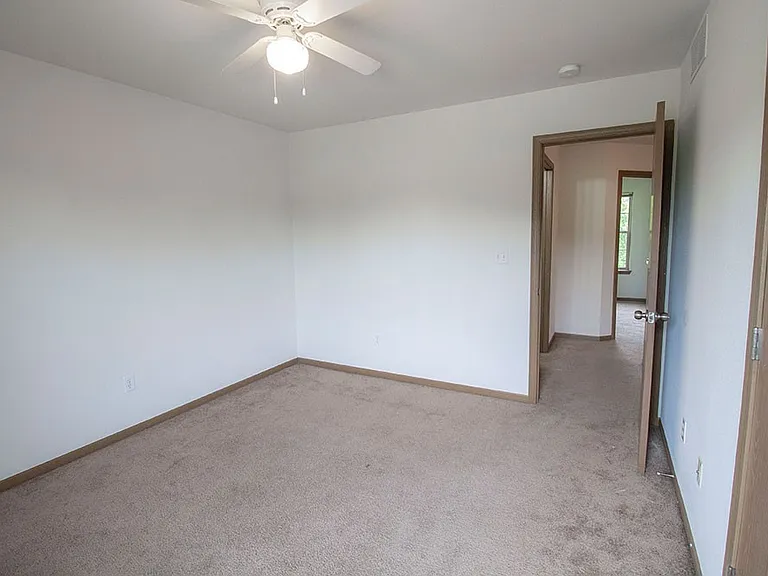 2119 Ballenger Ln — Photo 31