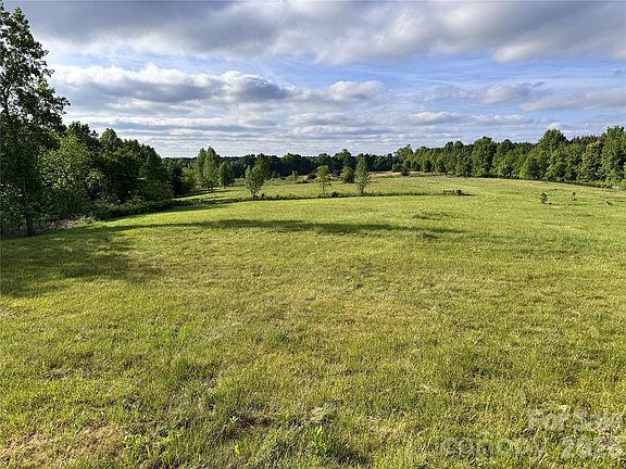 3rd image of 170 Beagle Club Rd