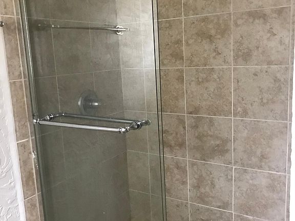 5th image of 2805 Sherwood Dr