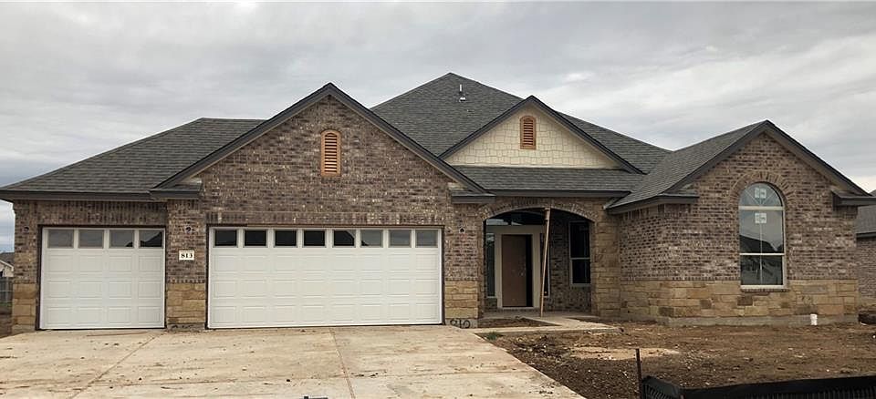 1st image of 813 Wessex Dr