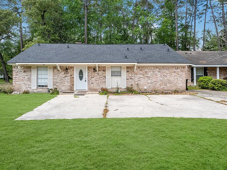 635 Chapel Hill Dr — Photo 3