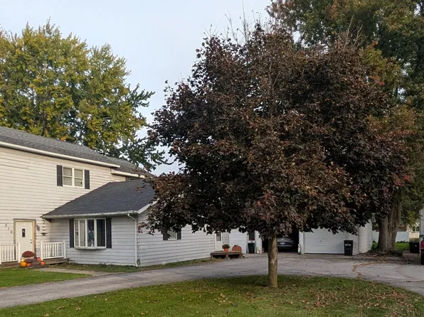 216 W Cooper St, Mc Comb, OH 45858