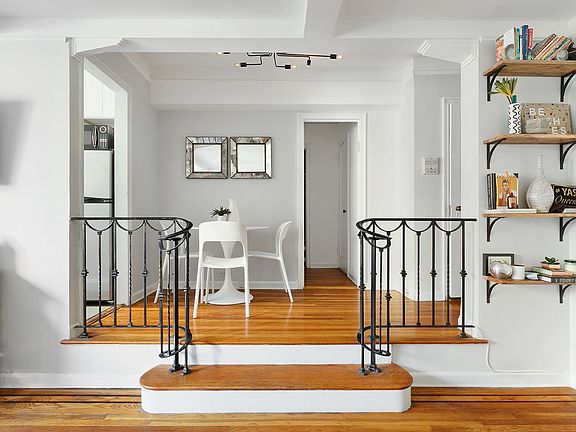 3rd image of 160 7th Ave #407