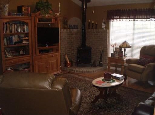 3rd image of 1507 Tanya Ln