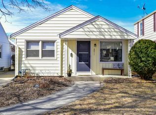 2011 N 85th St, Wauwatosa, WI 53226