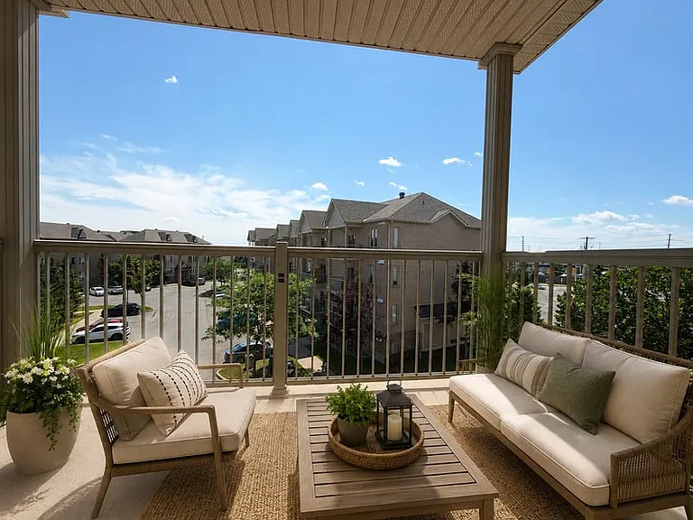 190 Rustic Hills Cres #7 — Photo 7