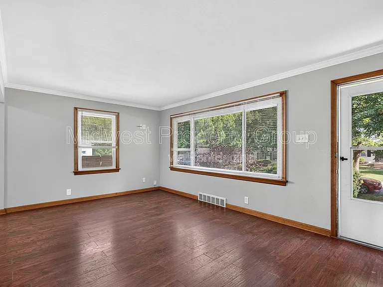 1427 Attica Dr — Photo 4