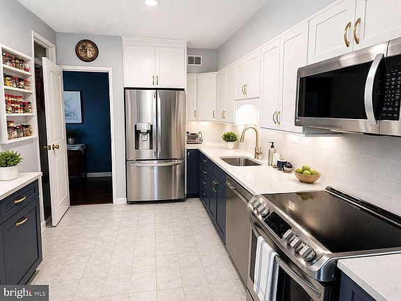 3rd image of 5500 Holmes Run Pkwy APT 1406