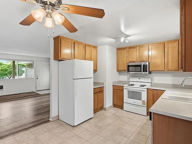 149- 1735, 1737 NE Wichita Way — Photo 26