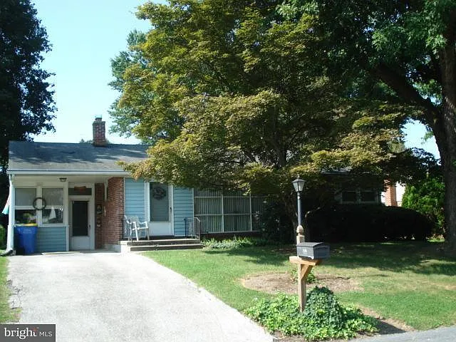 2466 Crystal Ln photo 1
