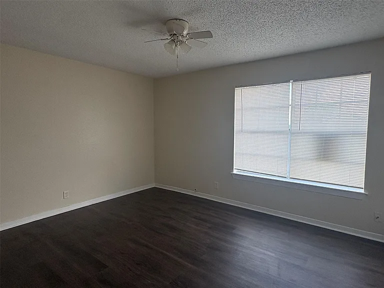 101 E Hospital Dr #1 — Photo 8
