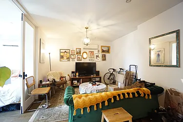 Rented by Rennit Inc.