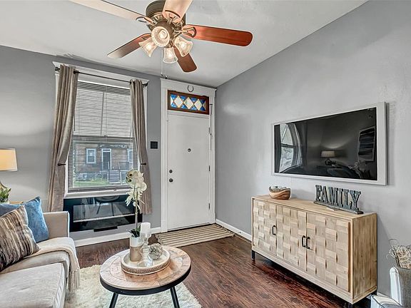 3rd image of 4821 Sigel Ave