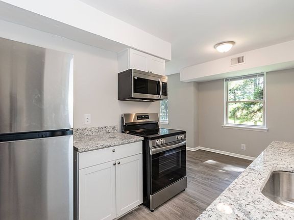 4th image of 201-209 Johnson St #203
