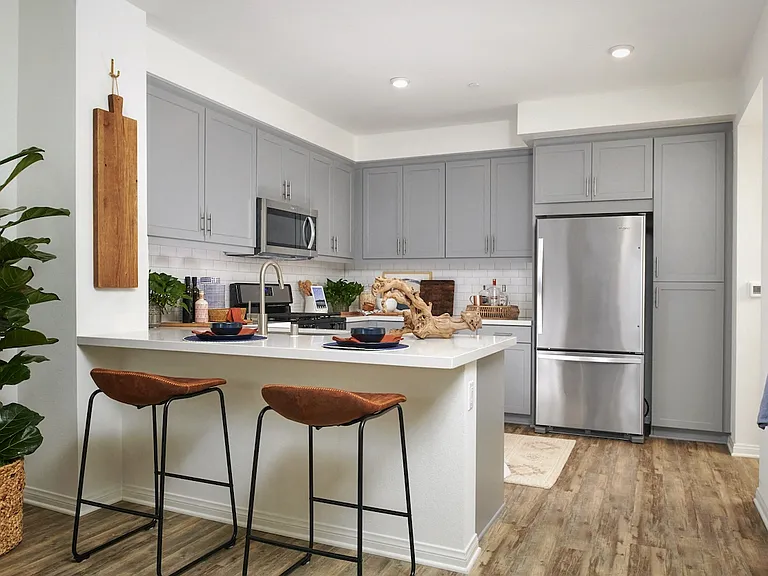 Lincoln Village Apartment Homes — Photo 24