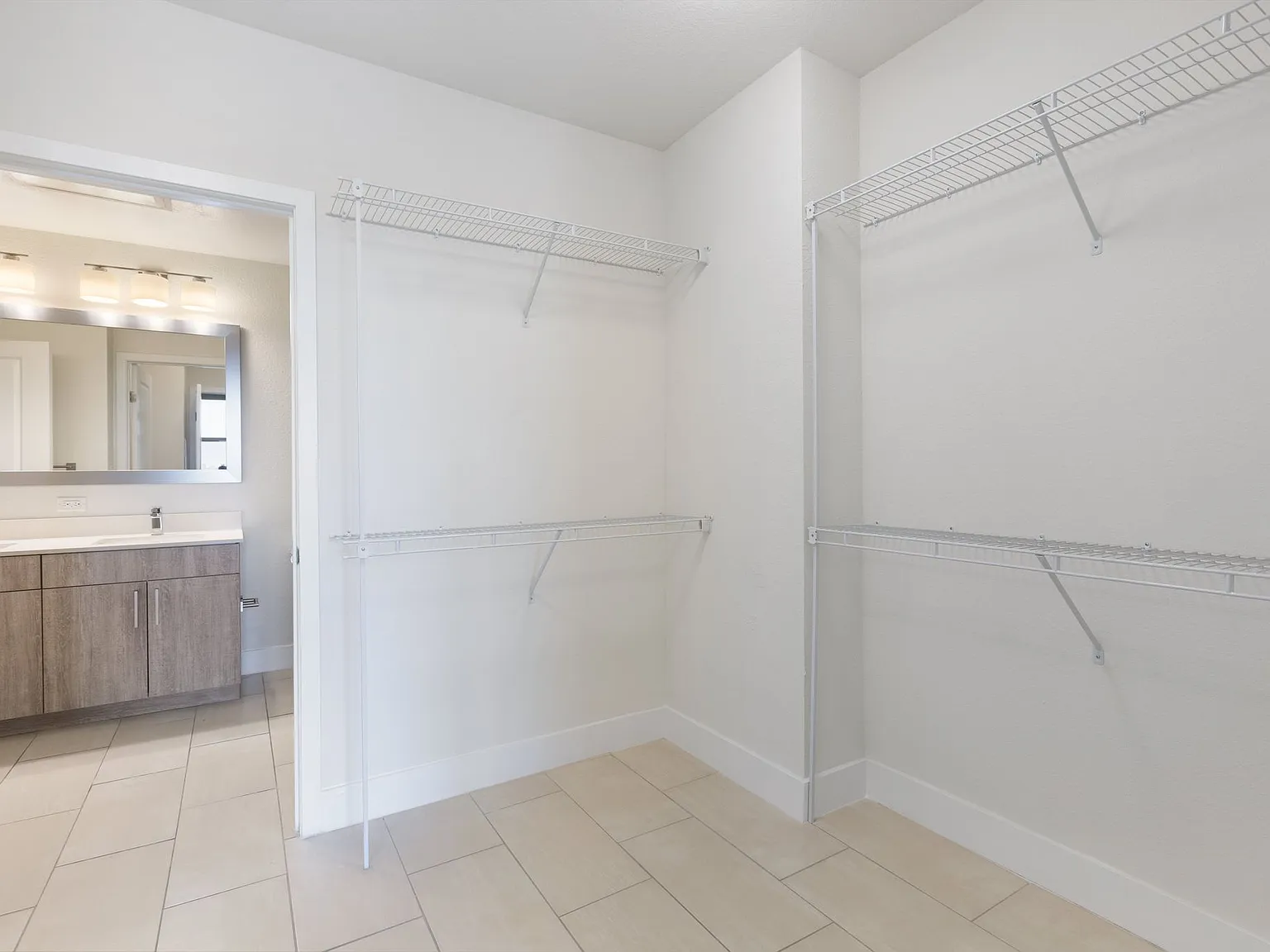 1 bed, 730 sqft, $2,859 — Photo 4