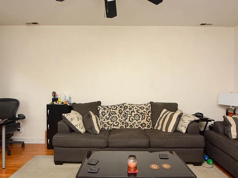 6305 N Claremont Ave #3 — Photo 12