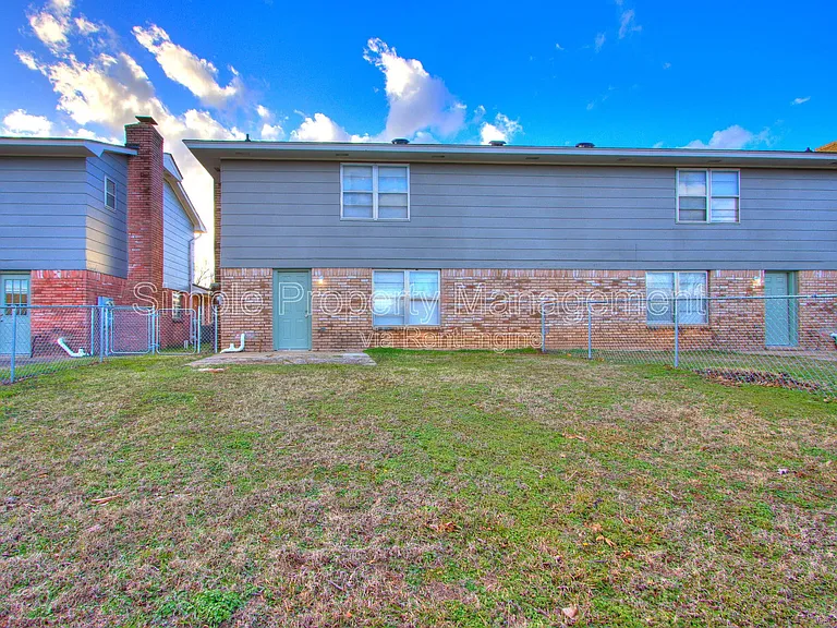 8508 Candlewood Dr — Photo 25