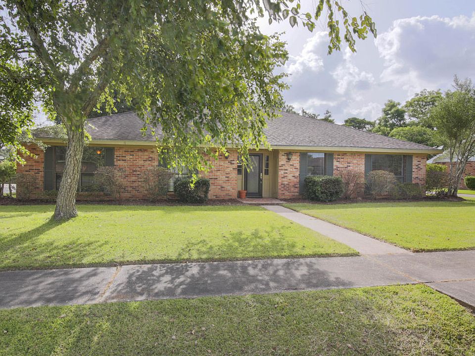 1st image of 123 Sheridan Dr