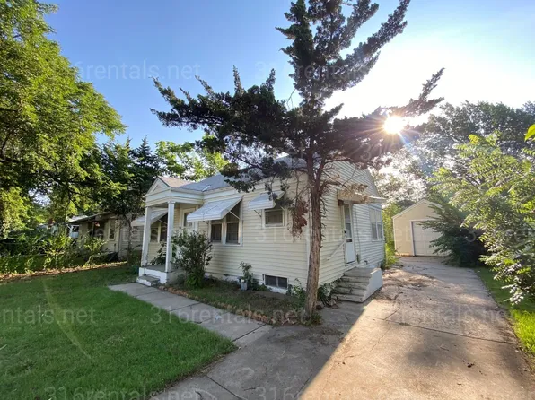 918 N Pershing Ave, Wichita, KS 67208