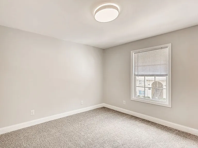 Crystal Heights Apartments — Photo 39