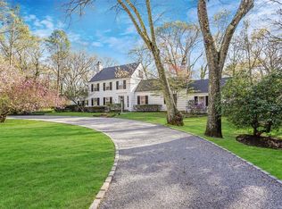 8 Robinswood Rd, Setauket, NY 11733