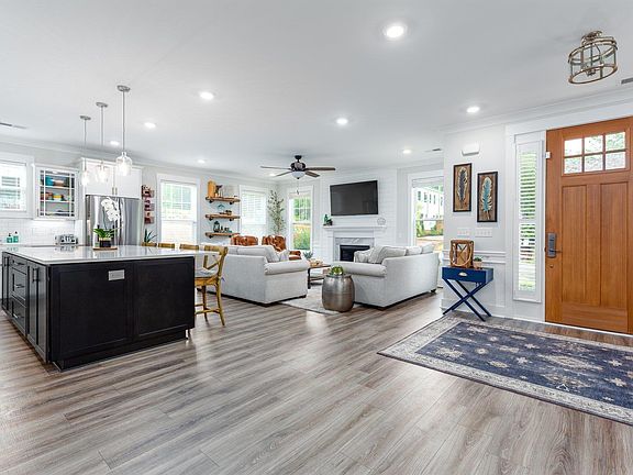 5th image of 120 Pinelands Pl