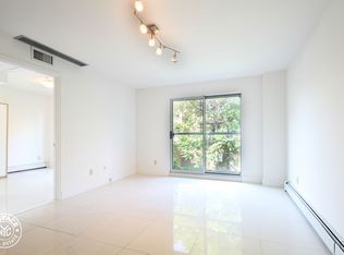 131 N 4th St APT 2B, Brooklyn, NY 11249