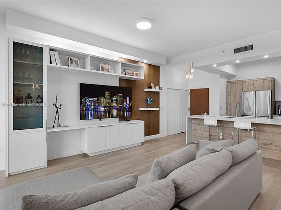 3rd image of 31 SE 5th St #4315