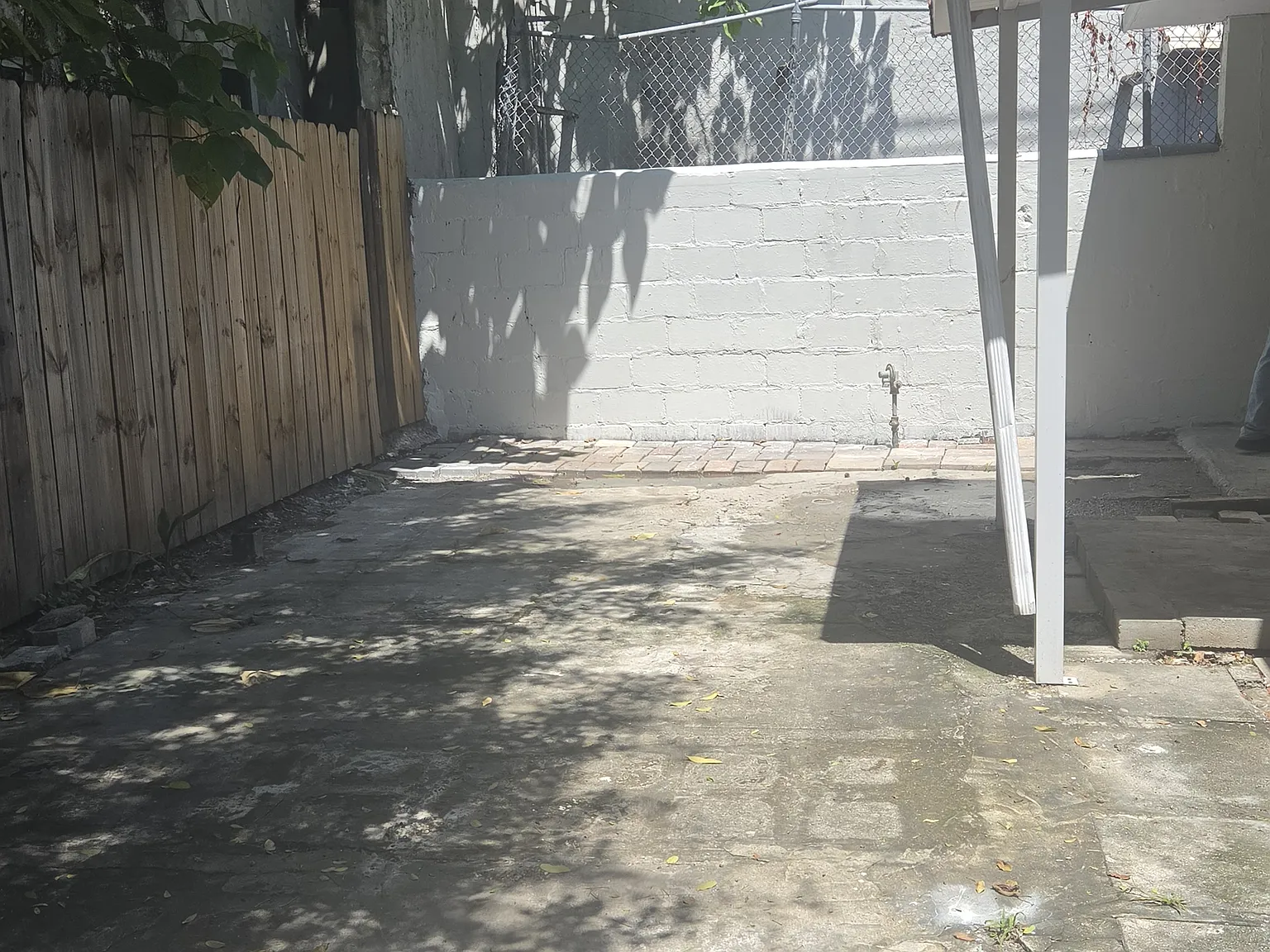 2 bed, 650 sqft, $2,100 — Photo 2