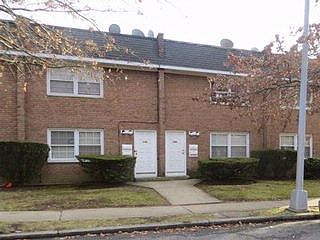 1st image of 131 Fayette Ave #E1
