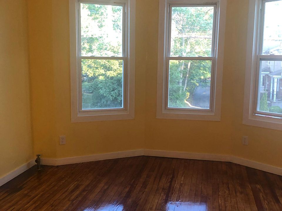 1st image of 138 W 4th St APT 2
