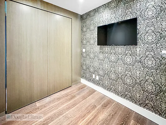 Rented by Douglas Elliman | media 24