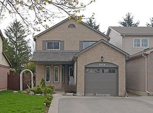 1074 Montgomery Dr, Oakville, ON L6M 1G1