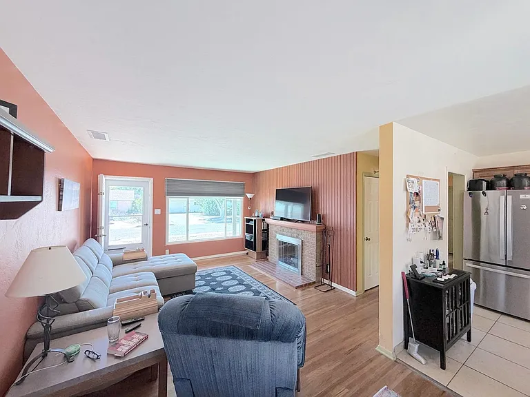3200 California St NE — Photo 4