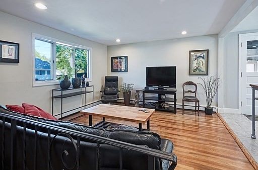 4th image of 16 Walford Park Dr