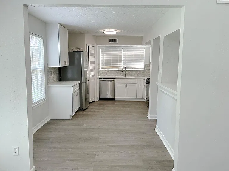 3019 Becket St — Photo 10