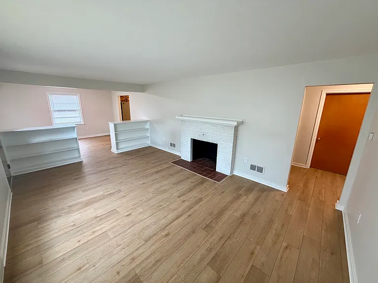 360 S Findlay St — Photo 7