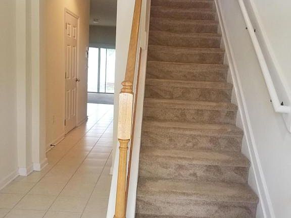 4th image of 533 Sunstone Ct #405