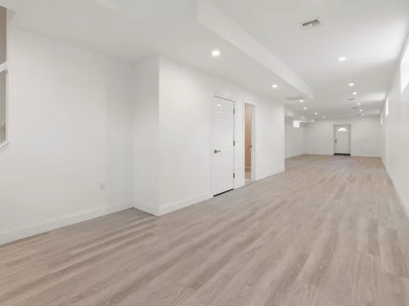 1380 Clove Road image 30 of 40